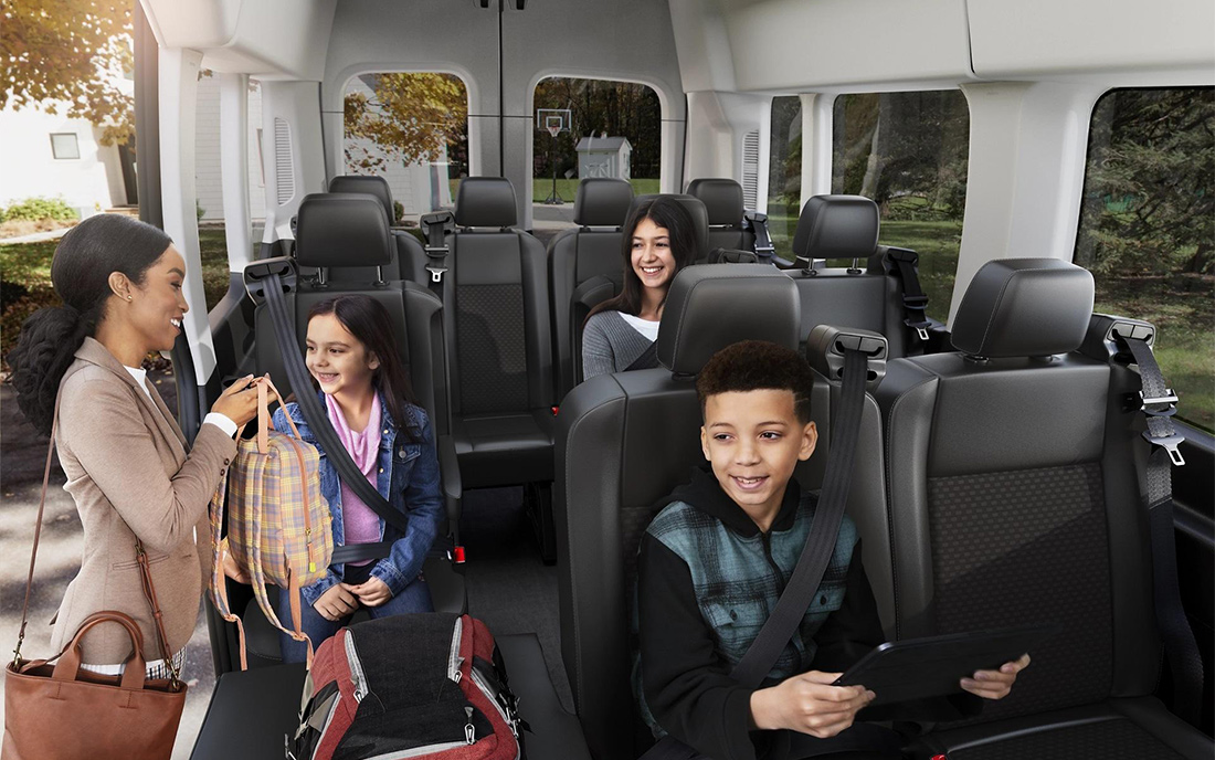 Mercedes-Benz Sprinter exterior side view